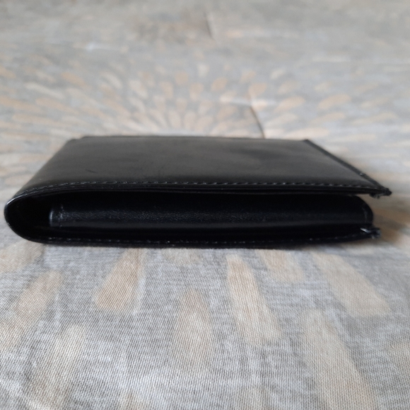 Men's NWOT genuine leather wallet. - Picture 10 of 12